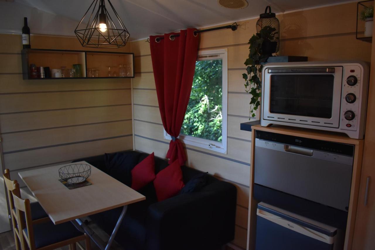 Mobil-Home Sur Terrain Bucolique Hyeres Exterior photo